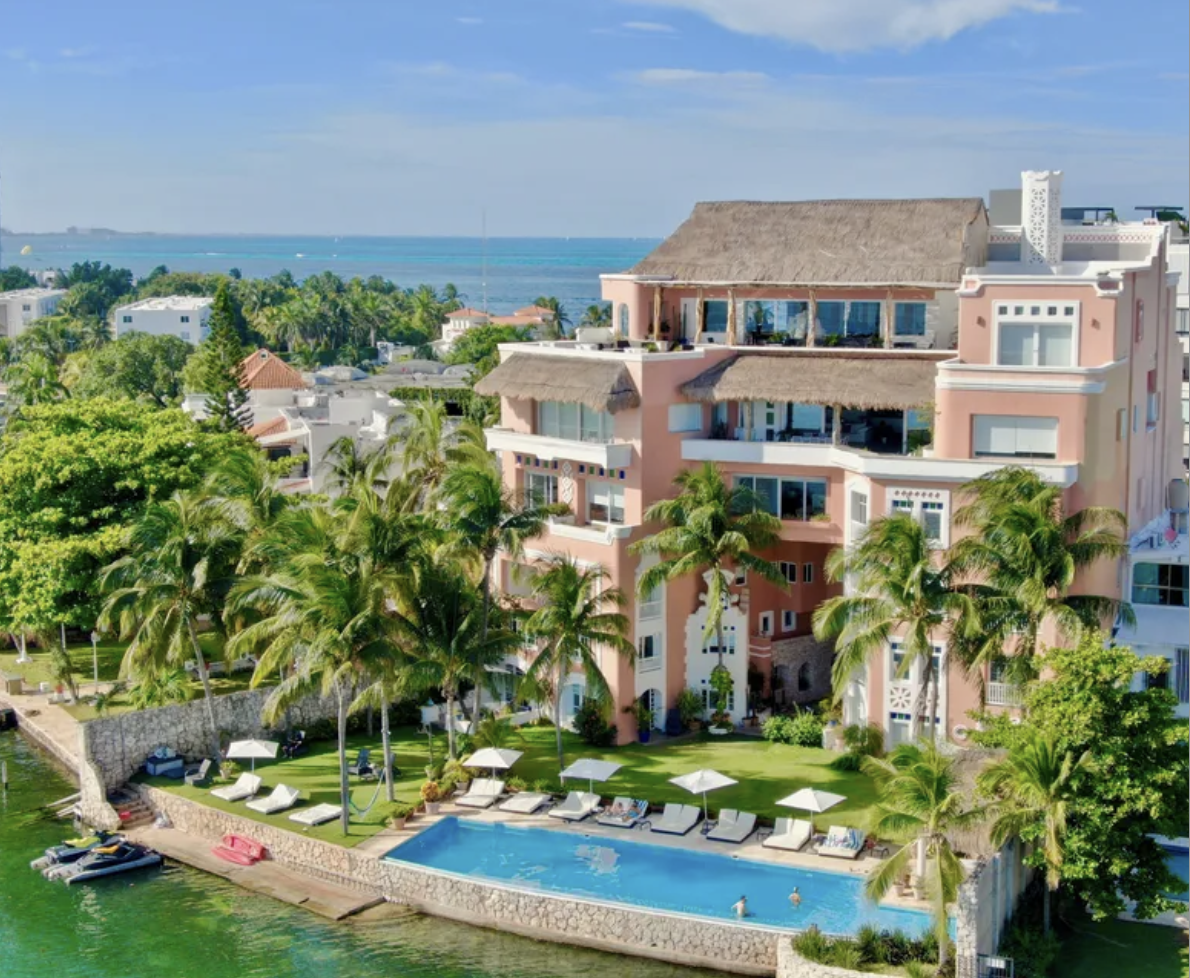 Casa Tortugas Boutique Hotel aerial view